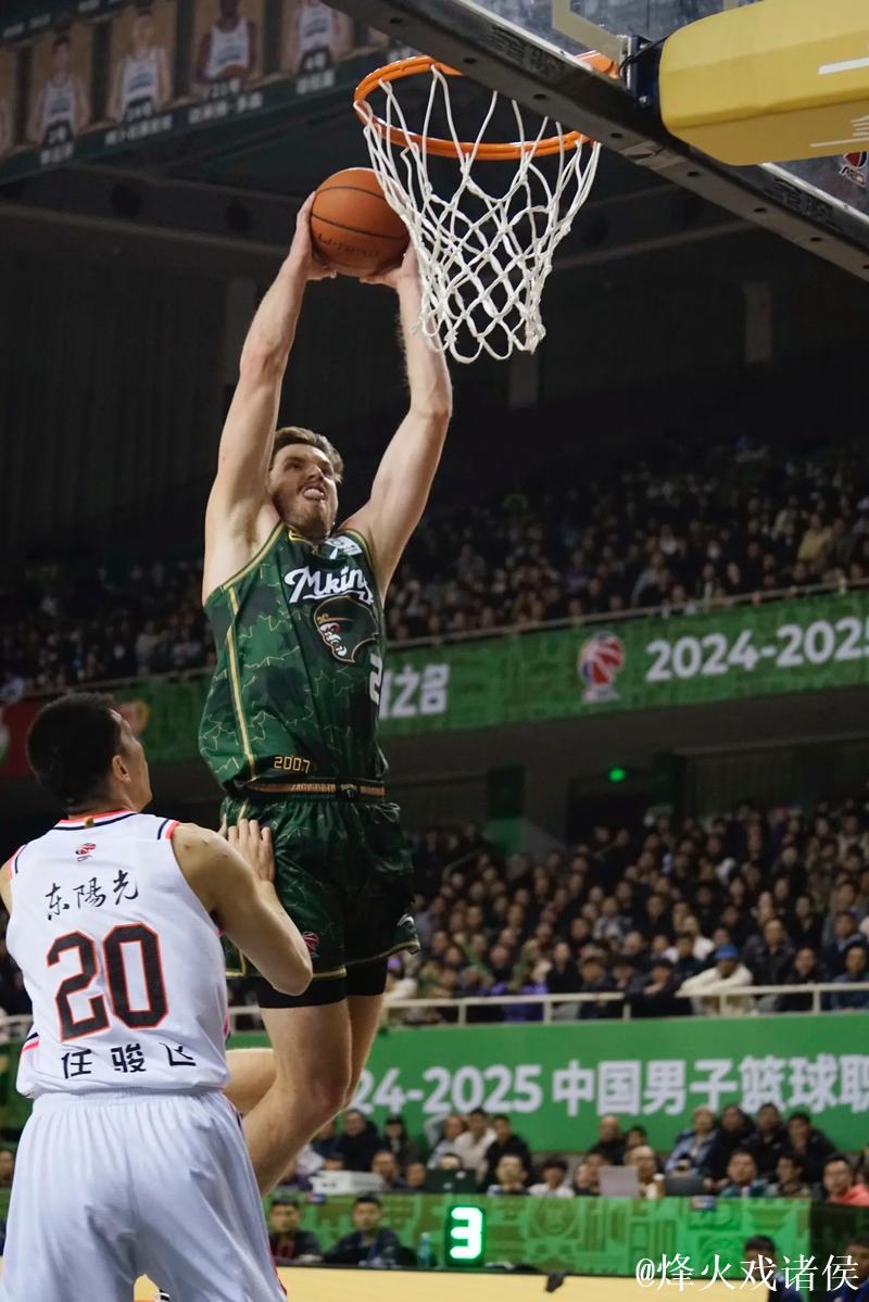 周琦22+8徐杰20分 广东轻取广厦总分1-0领先